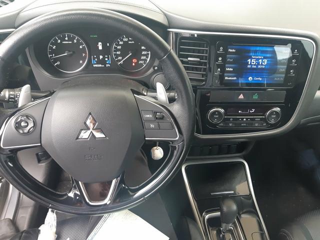 Outlander 2.0 Cvt At 2017 - 1 Ano de Garantia Mitsubishi Raion Barra (21) 3504-5000 - Foto 6