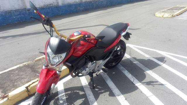 TROCO CB 300 EQUIPADA EM CARRO