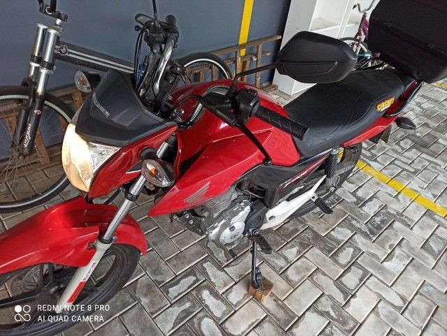 VENDO MOTO HONDA