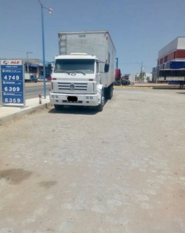 CAMINHÃO BAÚ
