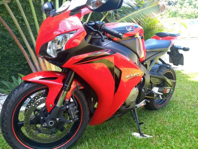 HONDA CBR 1000RR FIREBLADE