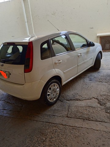 VENDE-SE FORD FIESTA COMPLETO