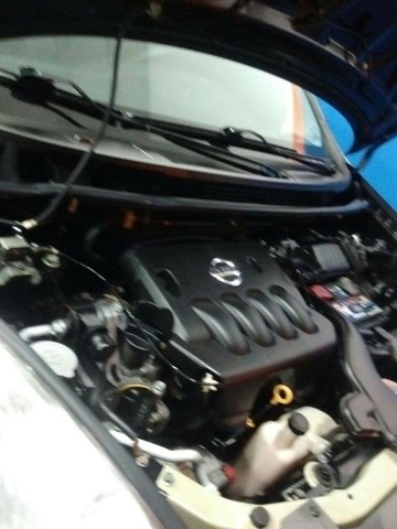 VENDO NISSAN LIVINA S 1.8 AUTOMÁTICA COMPLETA 2010