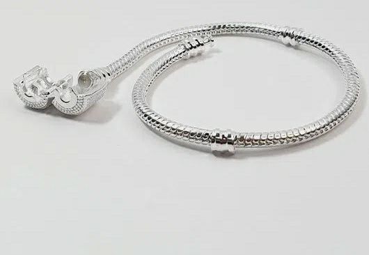 Pulseira estilo Pandora tradicional fosca com banho extra de prata