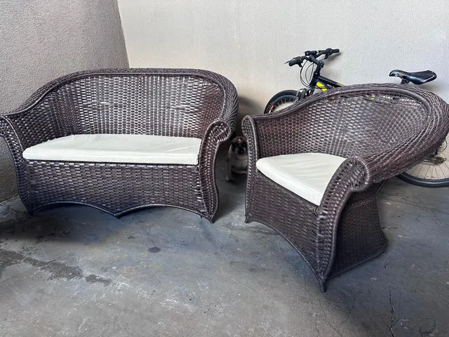 Conjunto de Mesa e Cadeira para Varanda e Área Externa em Corda Náutica,  Fibra Sintética, Natural , Vime, Junco, Rattan e Apuí