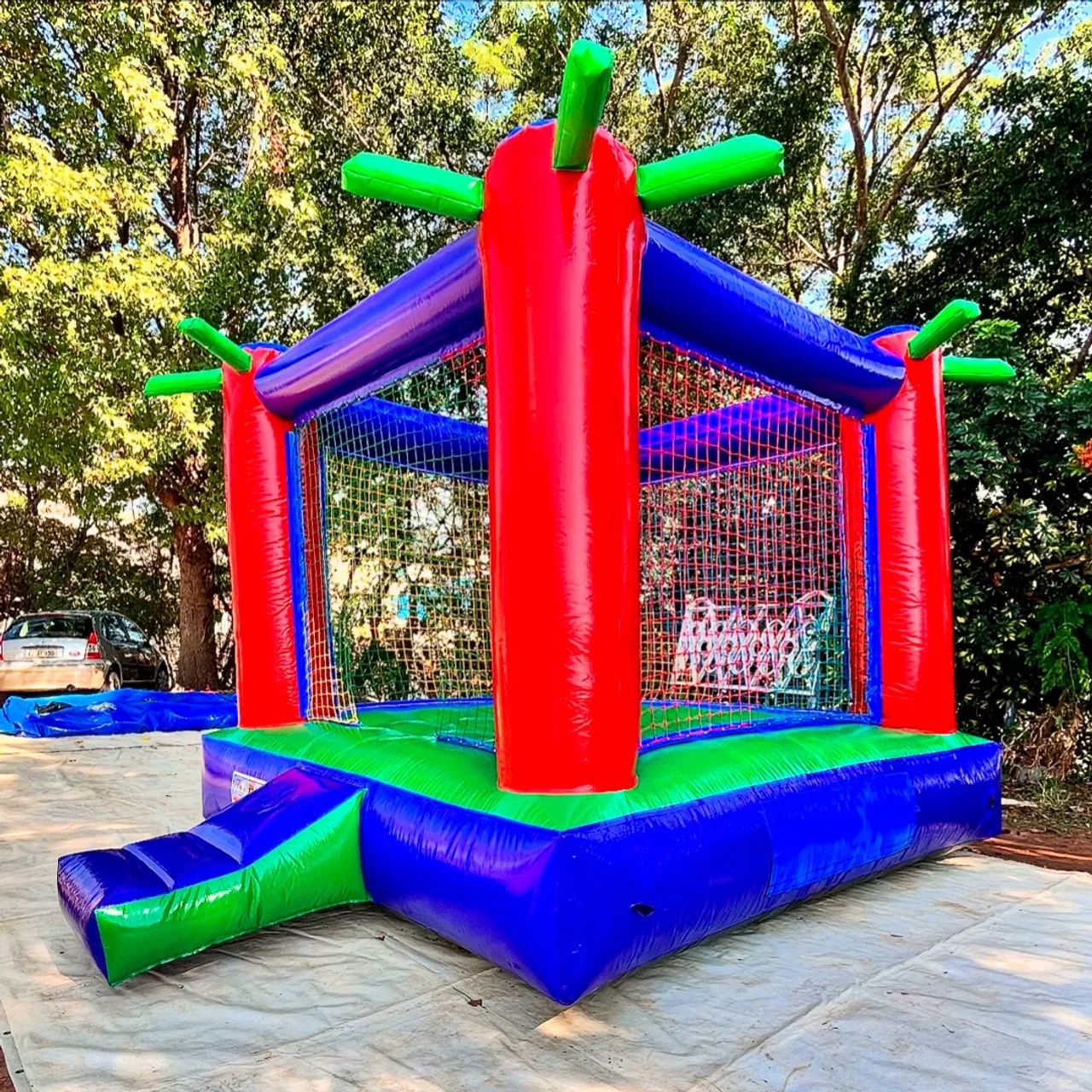 Castelinho pula pula coqueiro 3x3m com motor