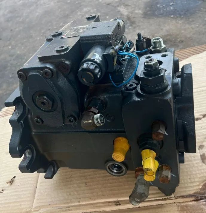 Bomba HST Komatsu wa200/5 - Foto 5