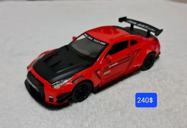 Carrinho miniatura Nissan GTR escala 1/24 