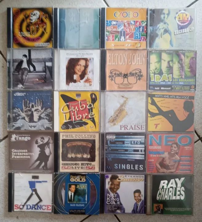 Lote Com 40 CDs De Estilos Variados  - Foto 2