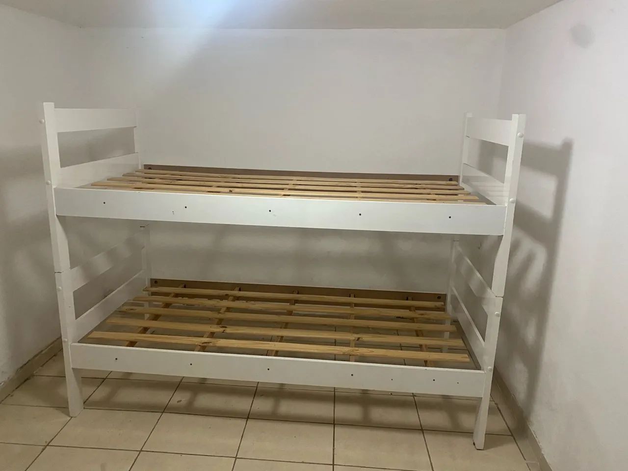 Beliche branco em ótimo estado