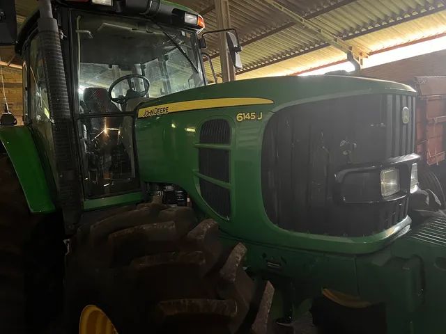 Trator John deere 6145j com baixissima hora