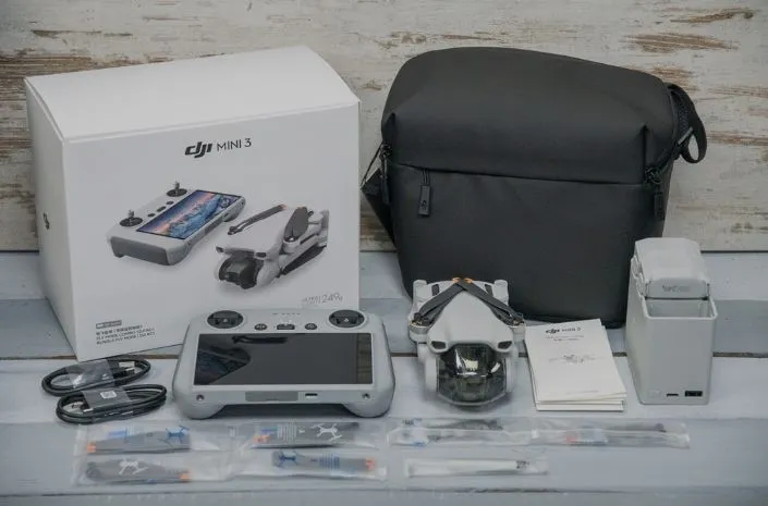 DJI Mini 3 combo fly more RC controle de tela - NOVO e LACRADO