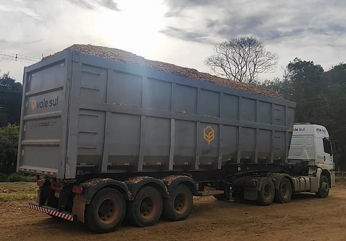 Caminhão Vw/25.460 Ctm 6x2 + Caçamba Facchini Com Basculante - Foto 10