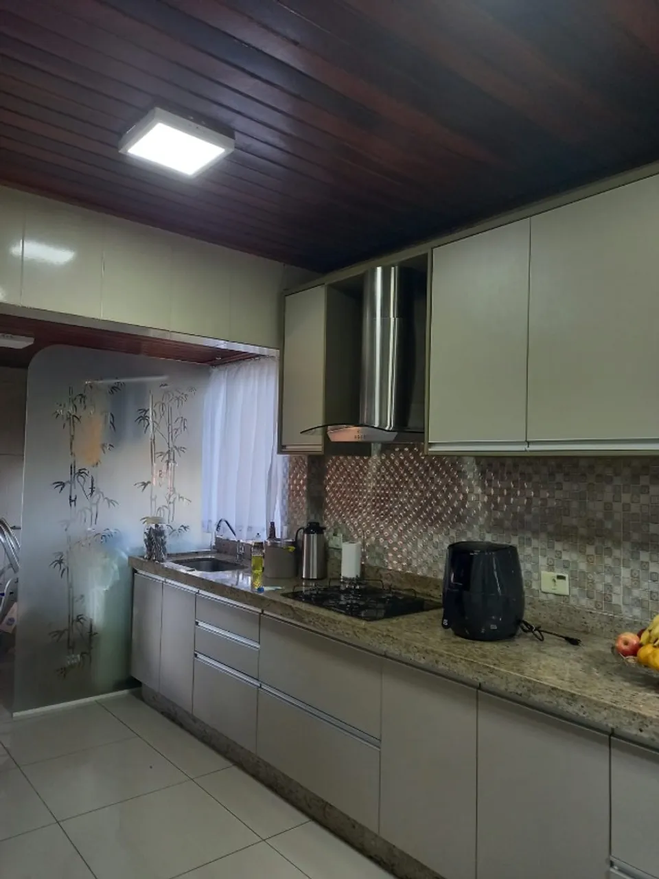 Casa Mobiliada no Centro de Foz do Iguaçu - 3 Quartos | 2 Vagas | R$ 3.500,00