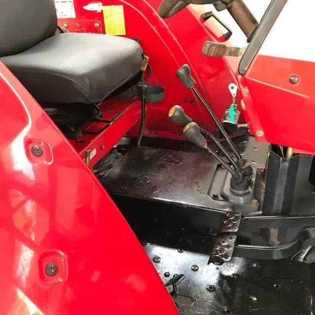 Trator mf 275 4x4 - Foto 2