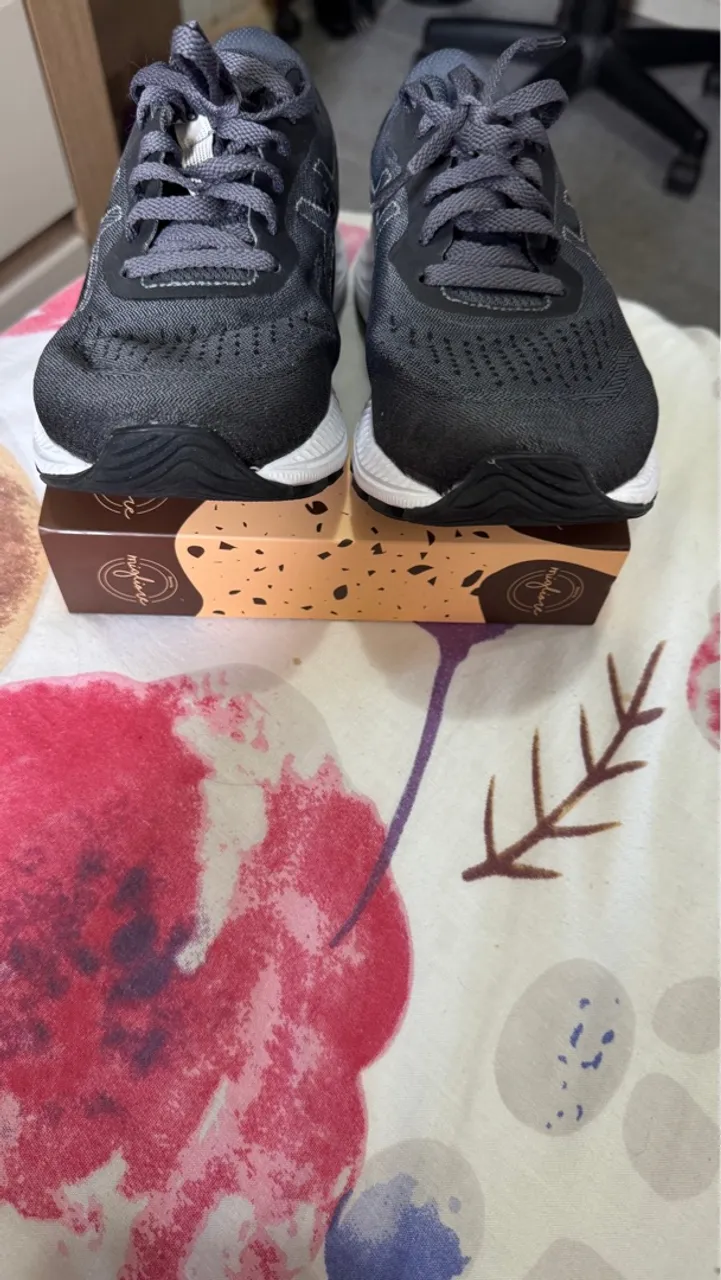 Tênis ASICS