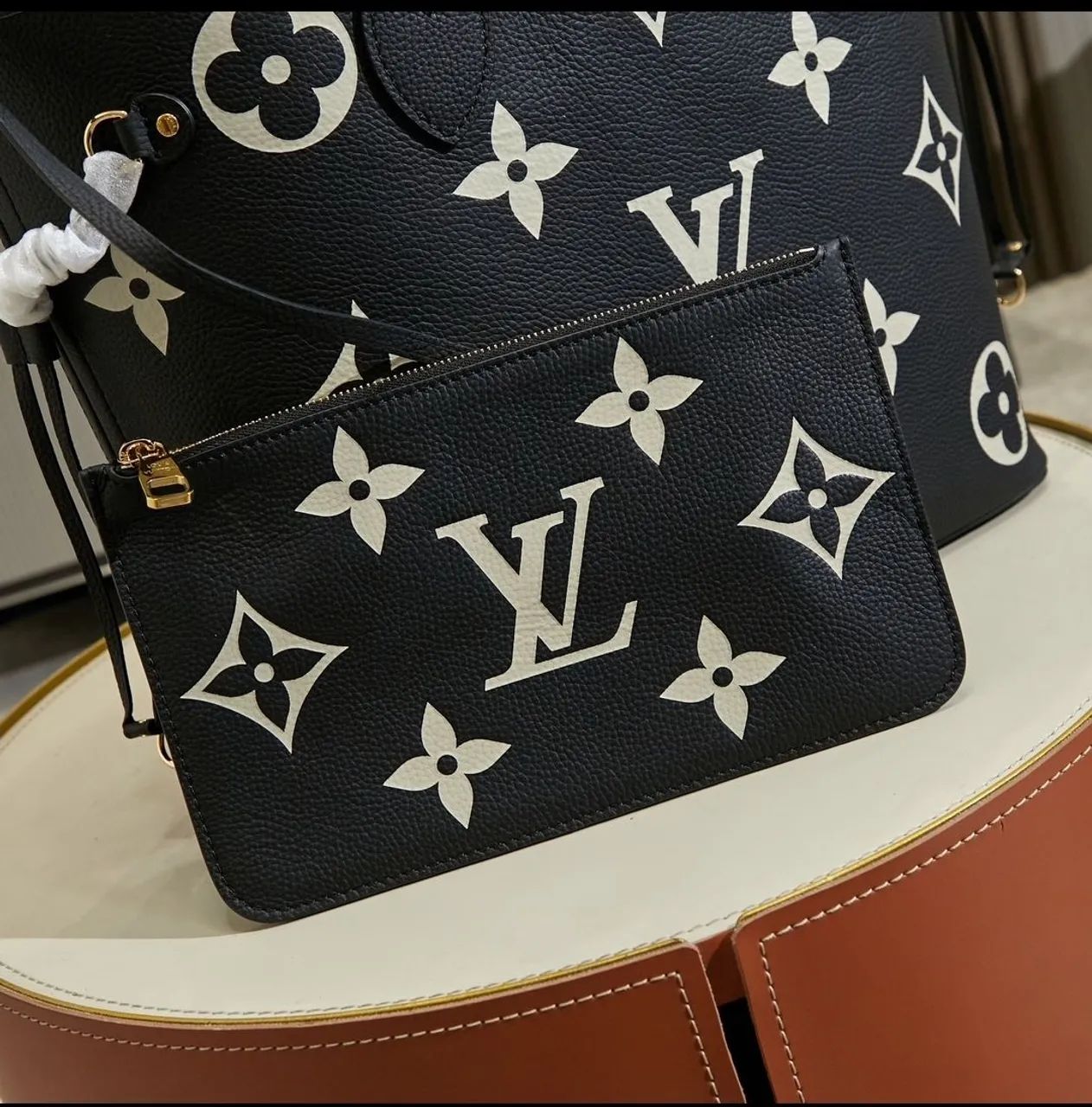 Bolsa Louis Vuitton Neverfull MM + Carteira - Foto 3