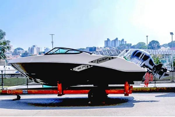 Lancha Focker (preta) 188 Joy 115 Mercury 10 horas