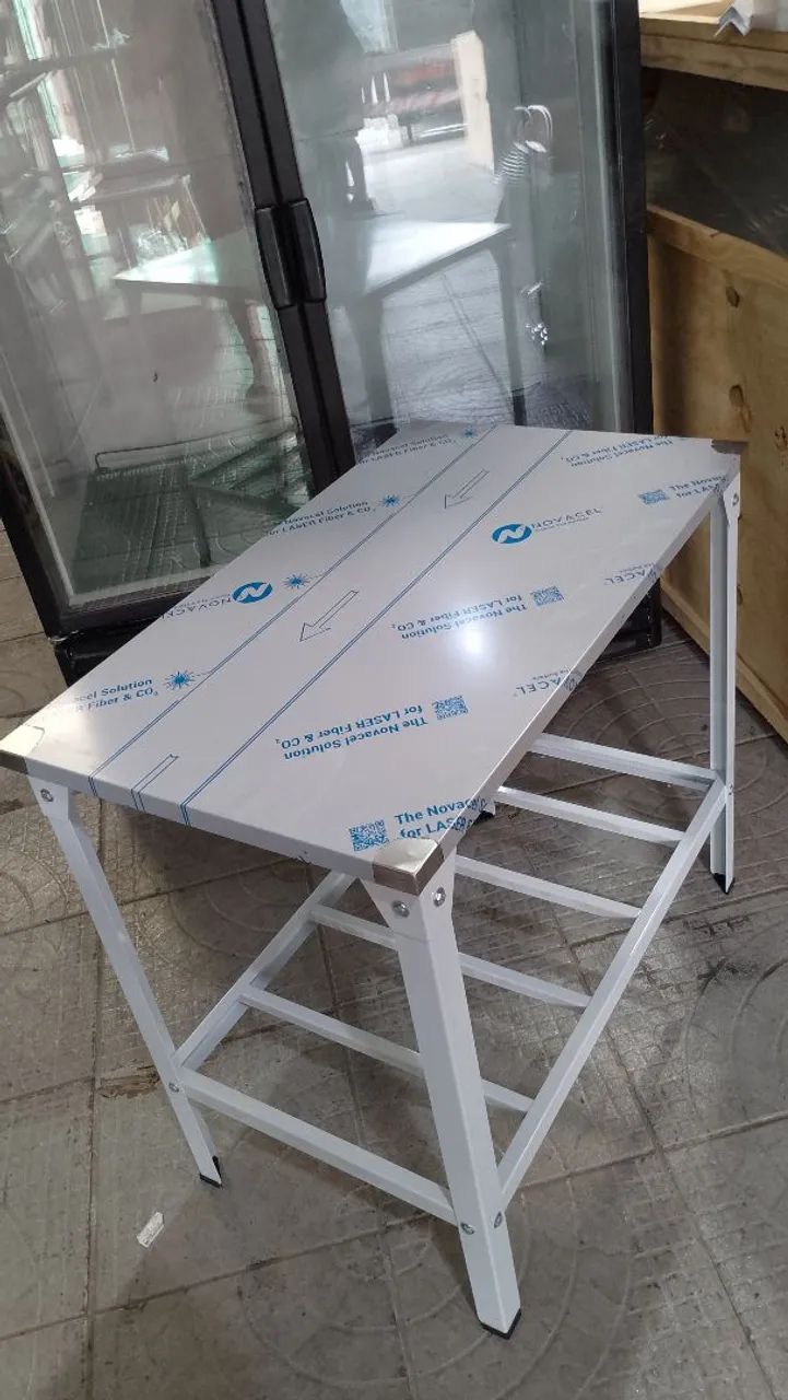 Mesa de aço inox 1.17 x 55 * Pe pintado 