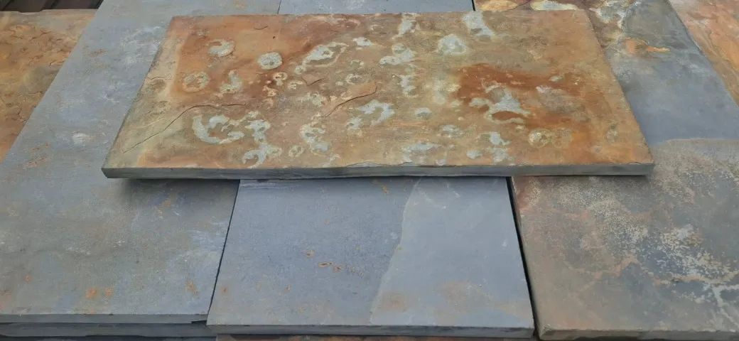 Pedra pisante de grama peça 25X50 cm