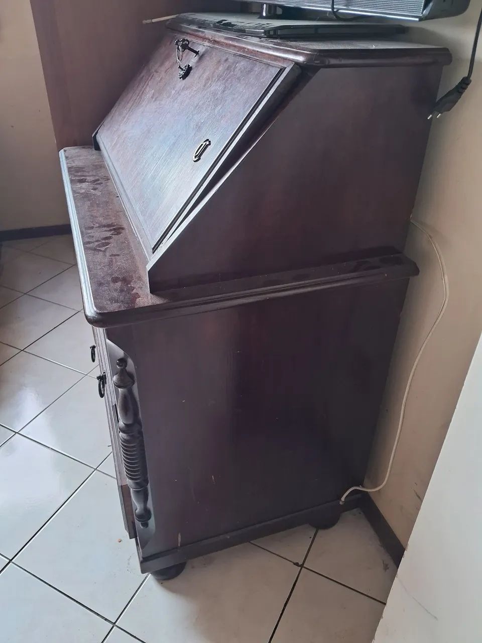 Escrivaninha Antiga de Madeira Maciça  - Foto 5