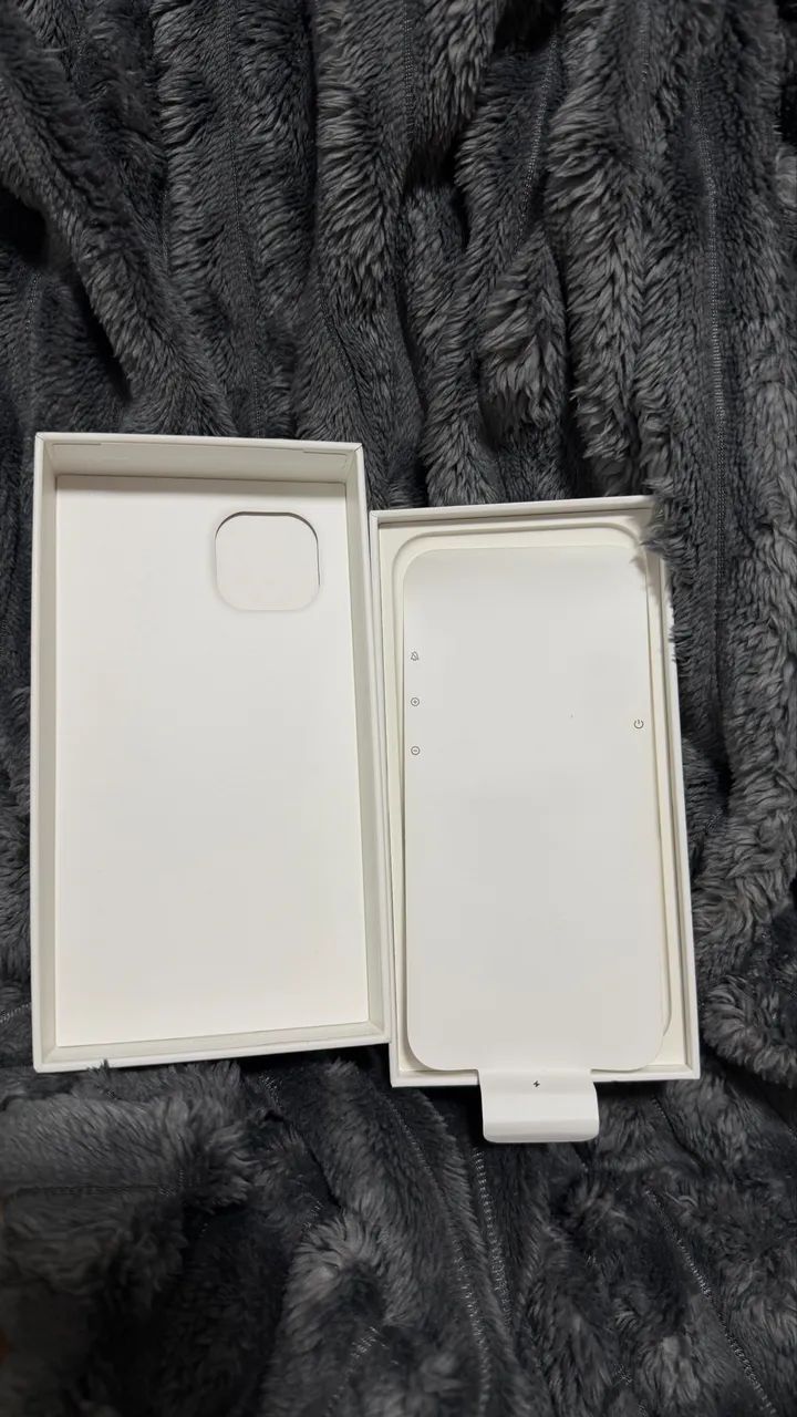 Caixa iphone 13 azul - Foto 2