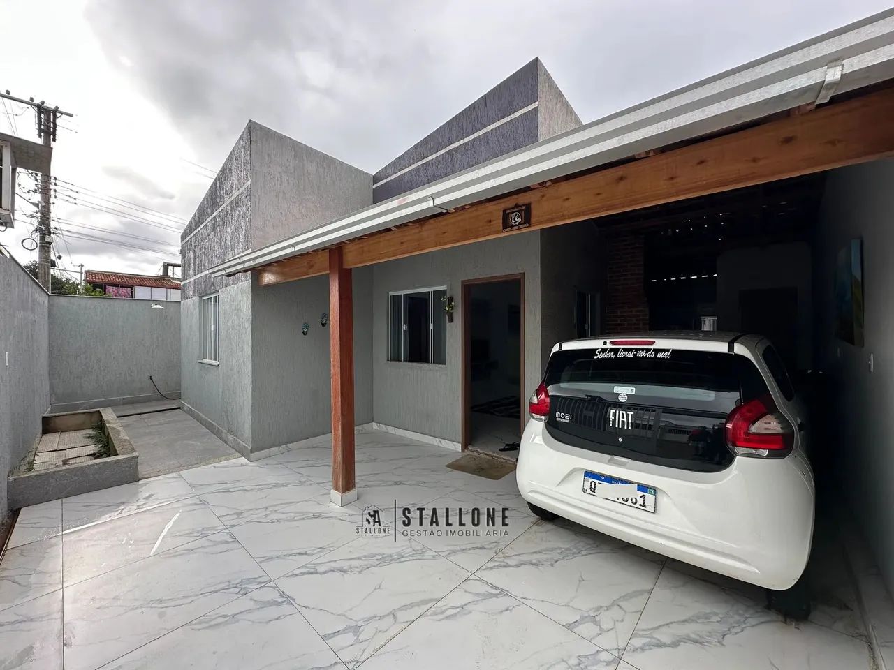 Casa térrea, 3 quartos, acabamento moderno, à 500m da Praia de Piúma/ES