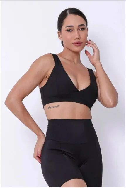 Top Preto em Poliamida - Estilo, conforto e sustentação! 