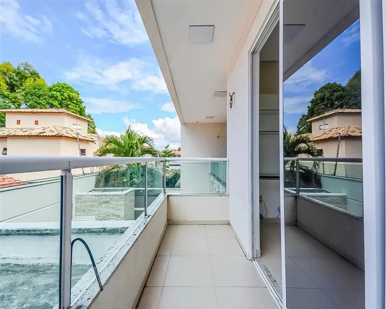 Alugo duplex em condominio no luciano cavalcante