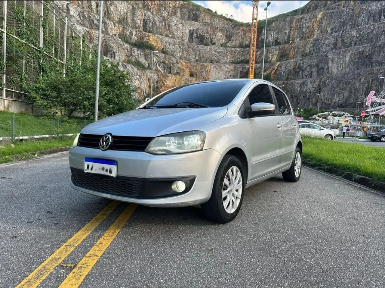 Fox 1.0 muito novo carro de familila quem ver compra