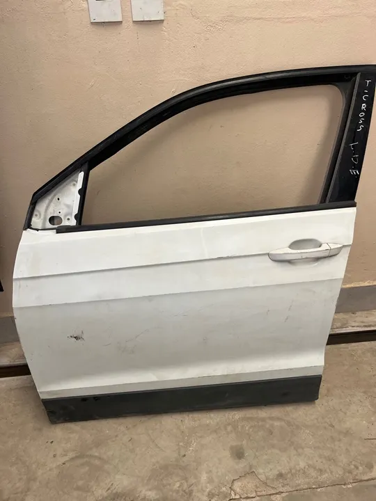 W Porta dianteira direita Volkswagen T-Cross - Branca