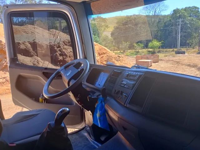 Caminhão Vw/25.460 Ctm 6x2 + Caçamba Facchini Com Basculante - Foto 13