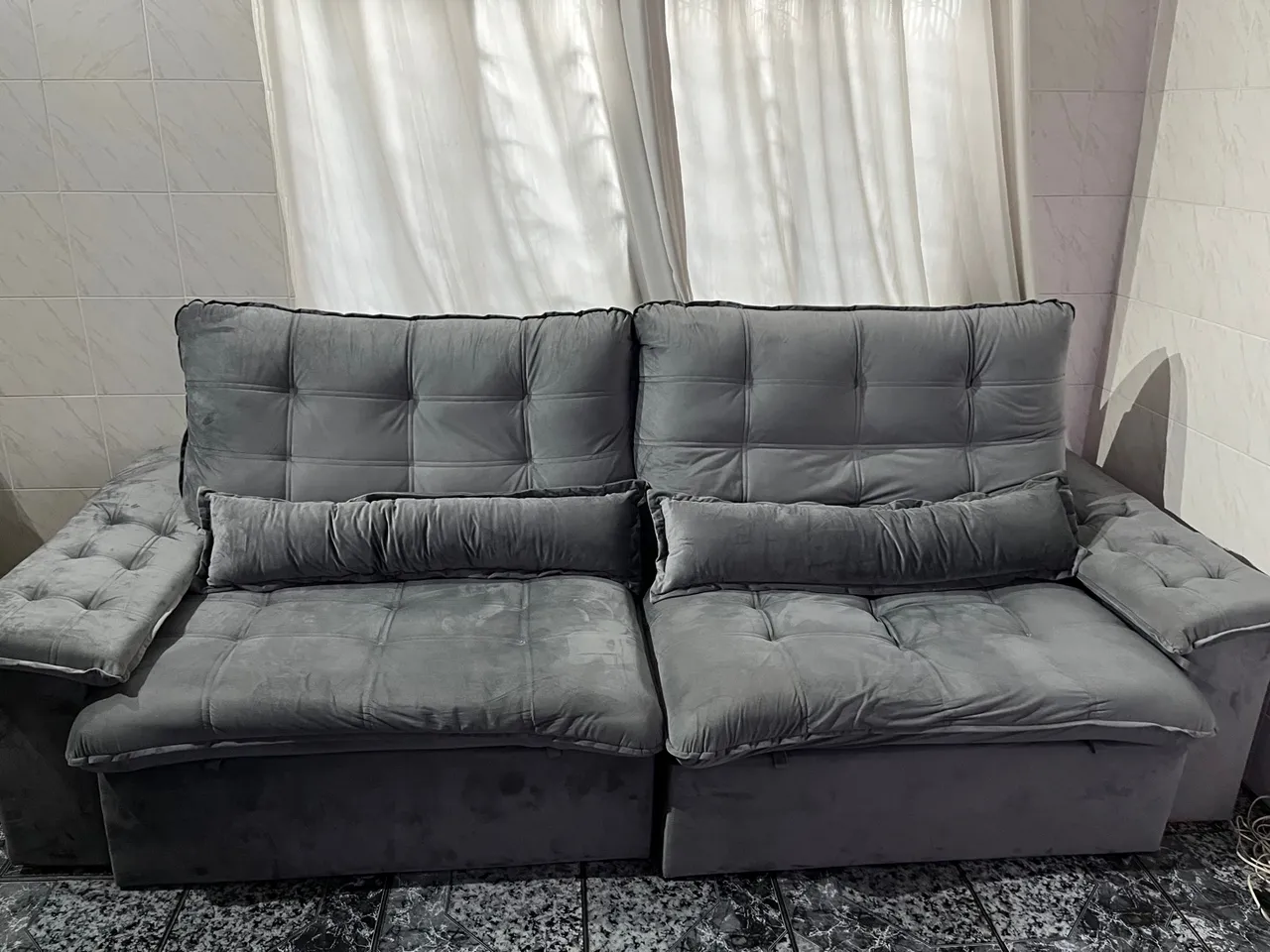 Sofá Suede cinza Retrátil 2.90 D33 comprado fevereiro