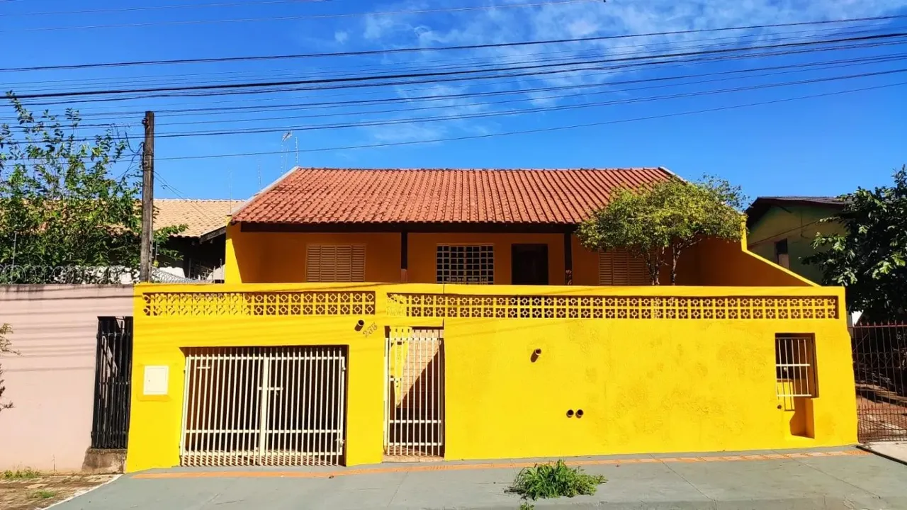 Casa à venda 2 quartos sendo 1 suíte no conjunto Lindóia em Londrina, PR