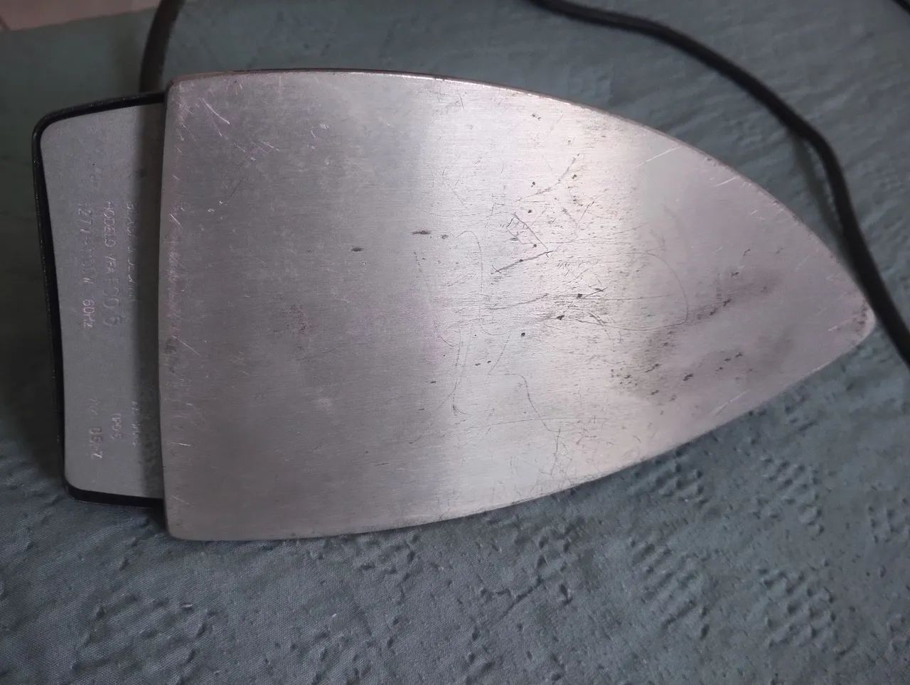 TROCO: Sanduicheira Cadence e Ferro de Passar Roupa Black+Decker 110v por 220v - Foto 4