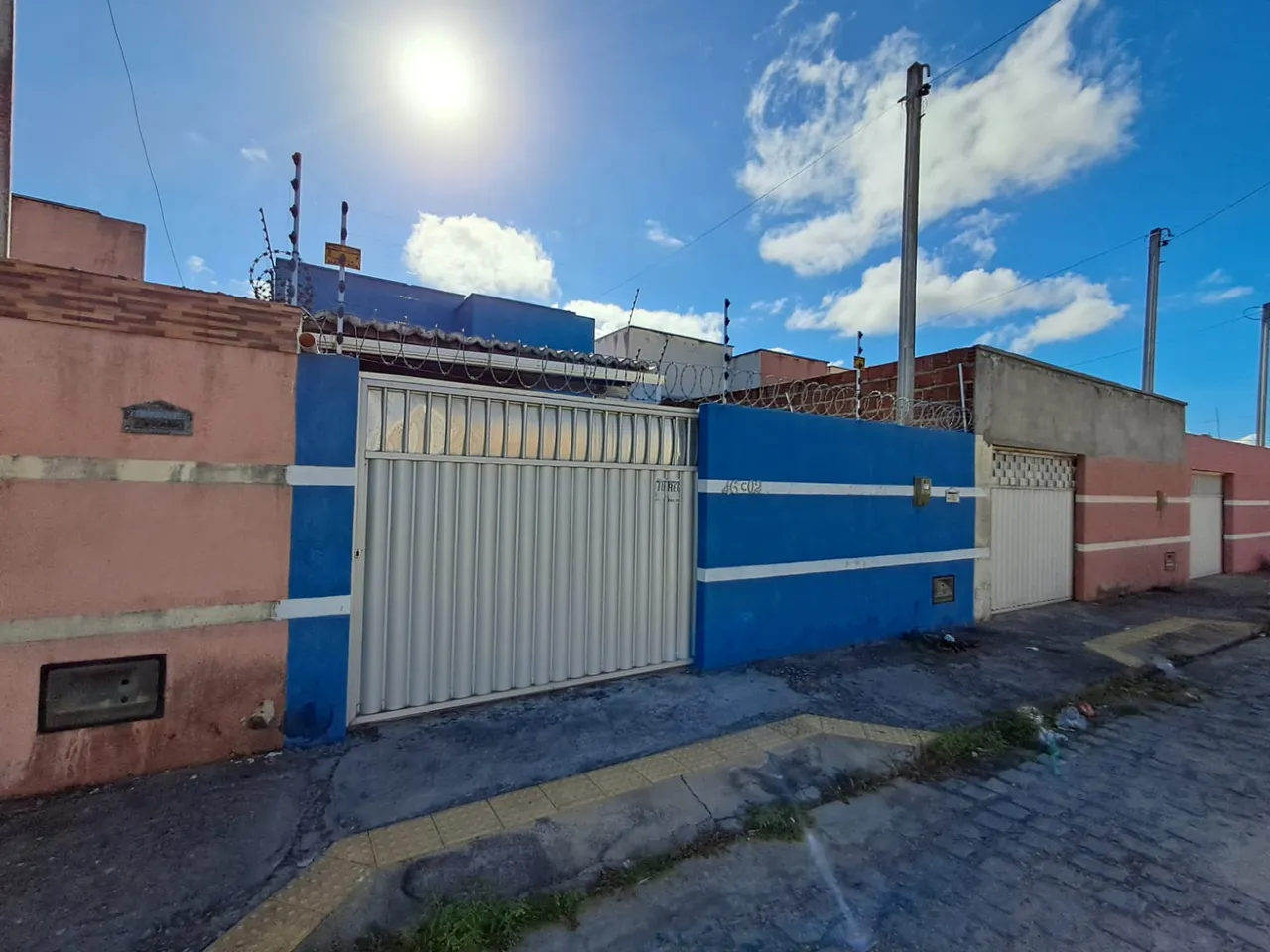 CASA DE REPASSE NO CONJUNTO FLAMBOYANTS.
