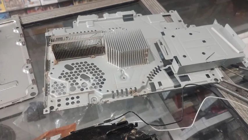 Manutenção Preventiva e Troca da Pasta Térmica Ps3 Slim e Super Slim  - Foto 5