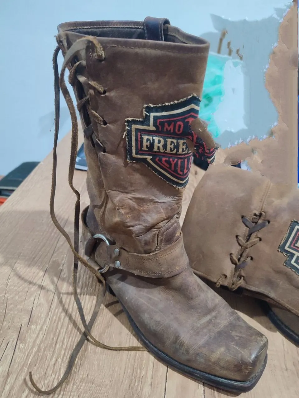 Botas de Couro Estilo Motociclista
