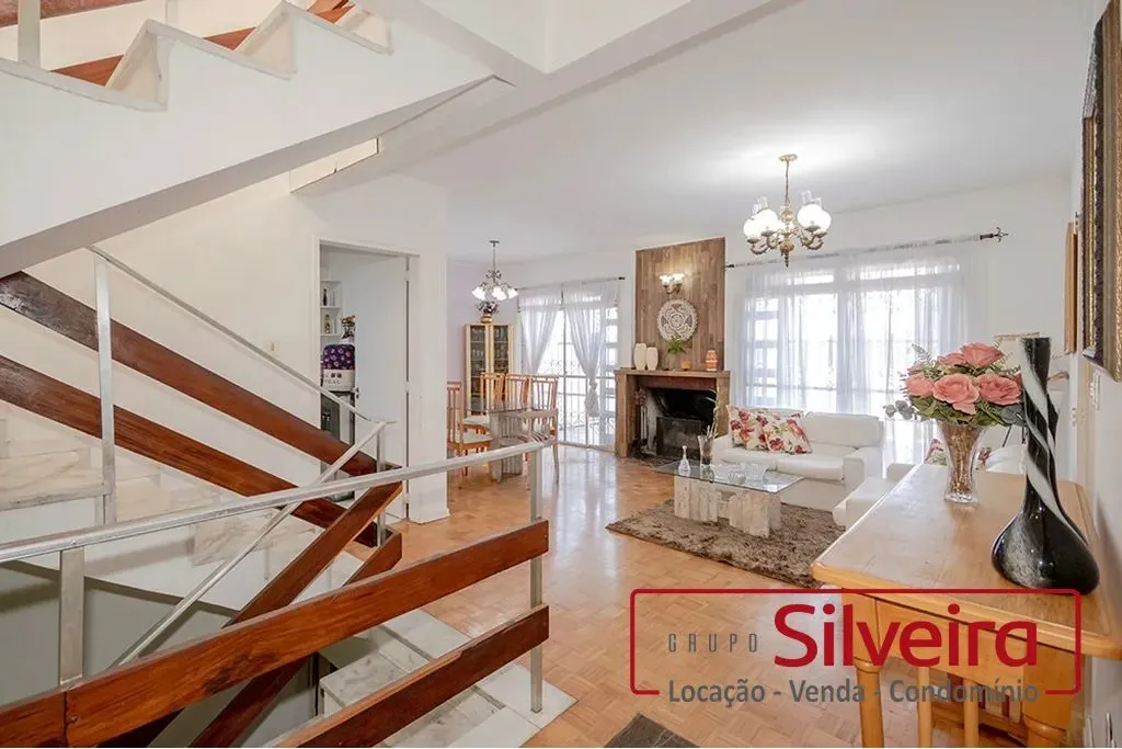 CASA COM 3 DORMITÓRIOS NO BAIRRO JARDIM SABARÁ