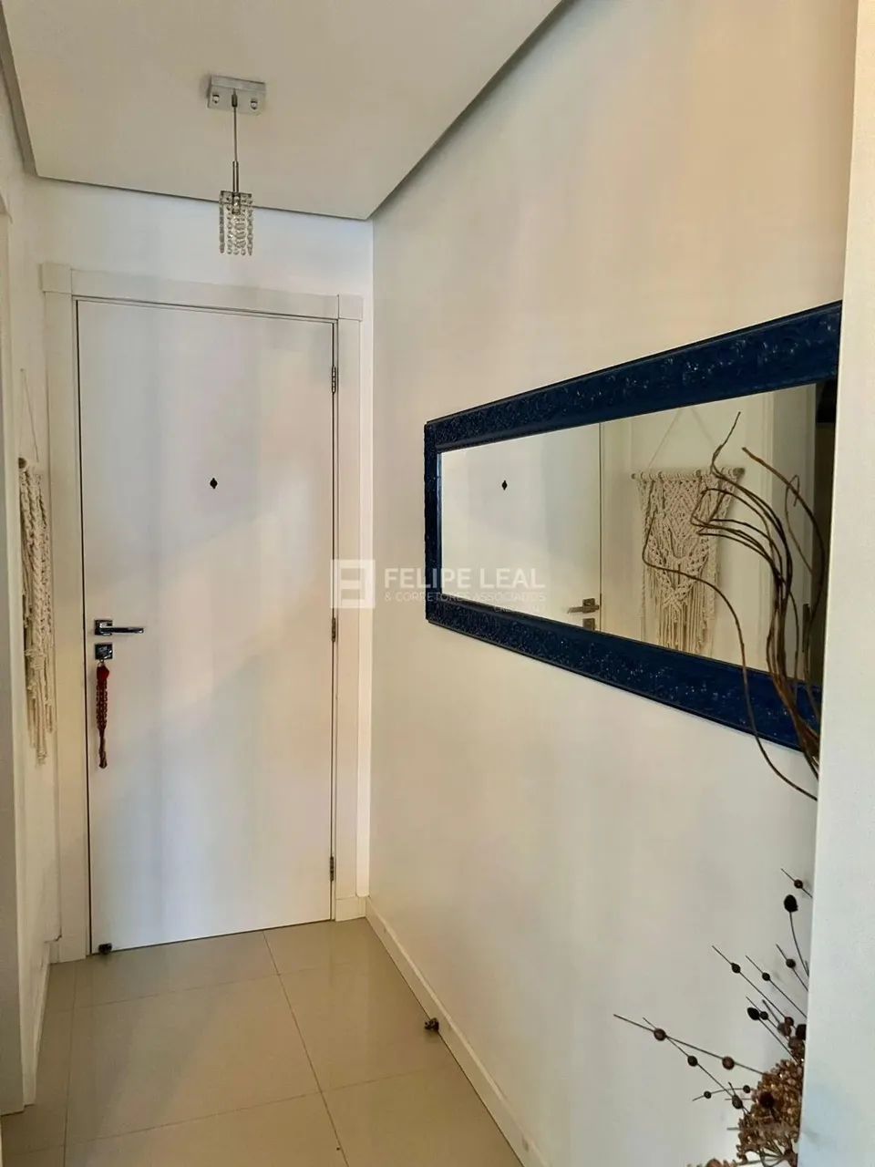 Apartamento com 03 dormitórios e 01 suíte em Praia Comprida - São José - Foto 2