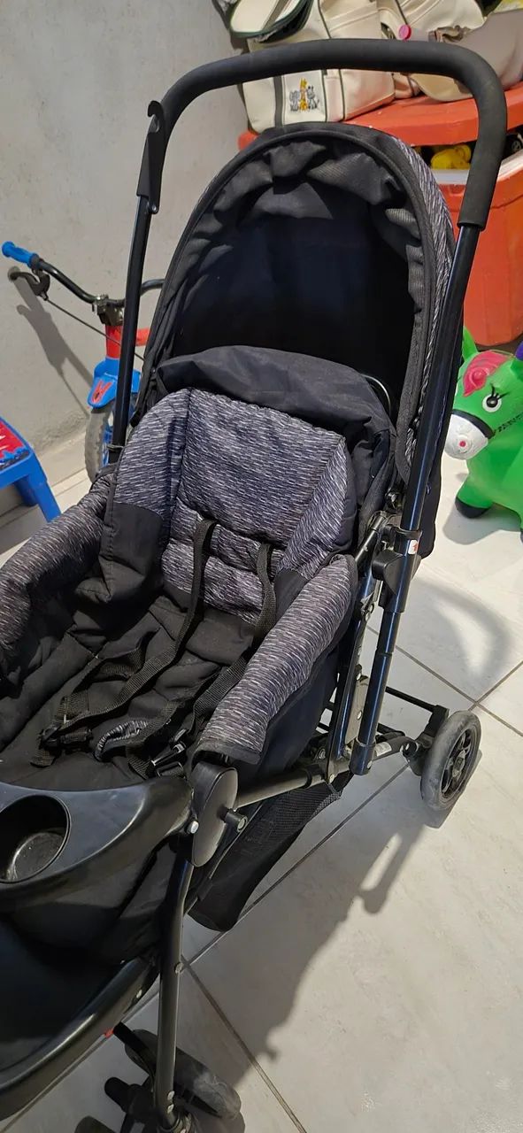 Carrinho de bebê semi novo. - Foto 3