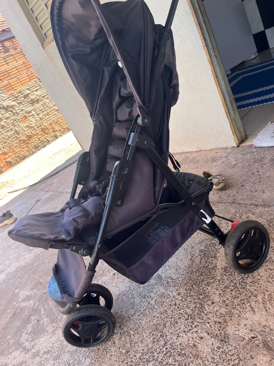 Carrinho de Bebê Preto