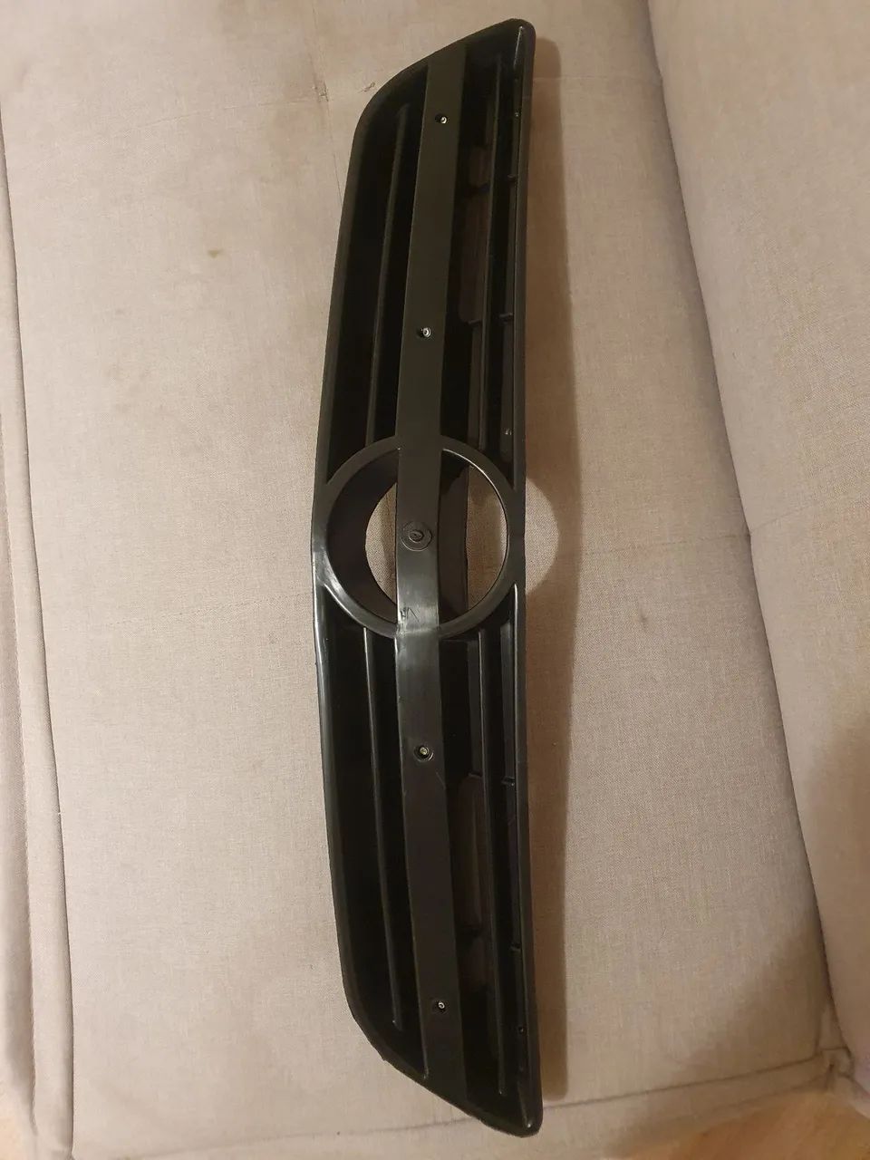 Grade frontal Chevrolet Astra com Friso cromado original. 