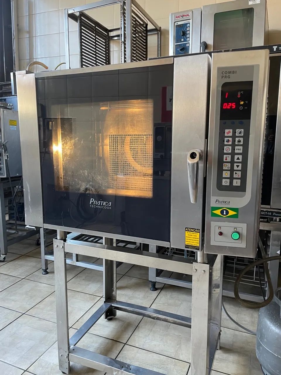 Forno Prática ECG6 - Desempenho e Versatilidade para sua Cozinha!