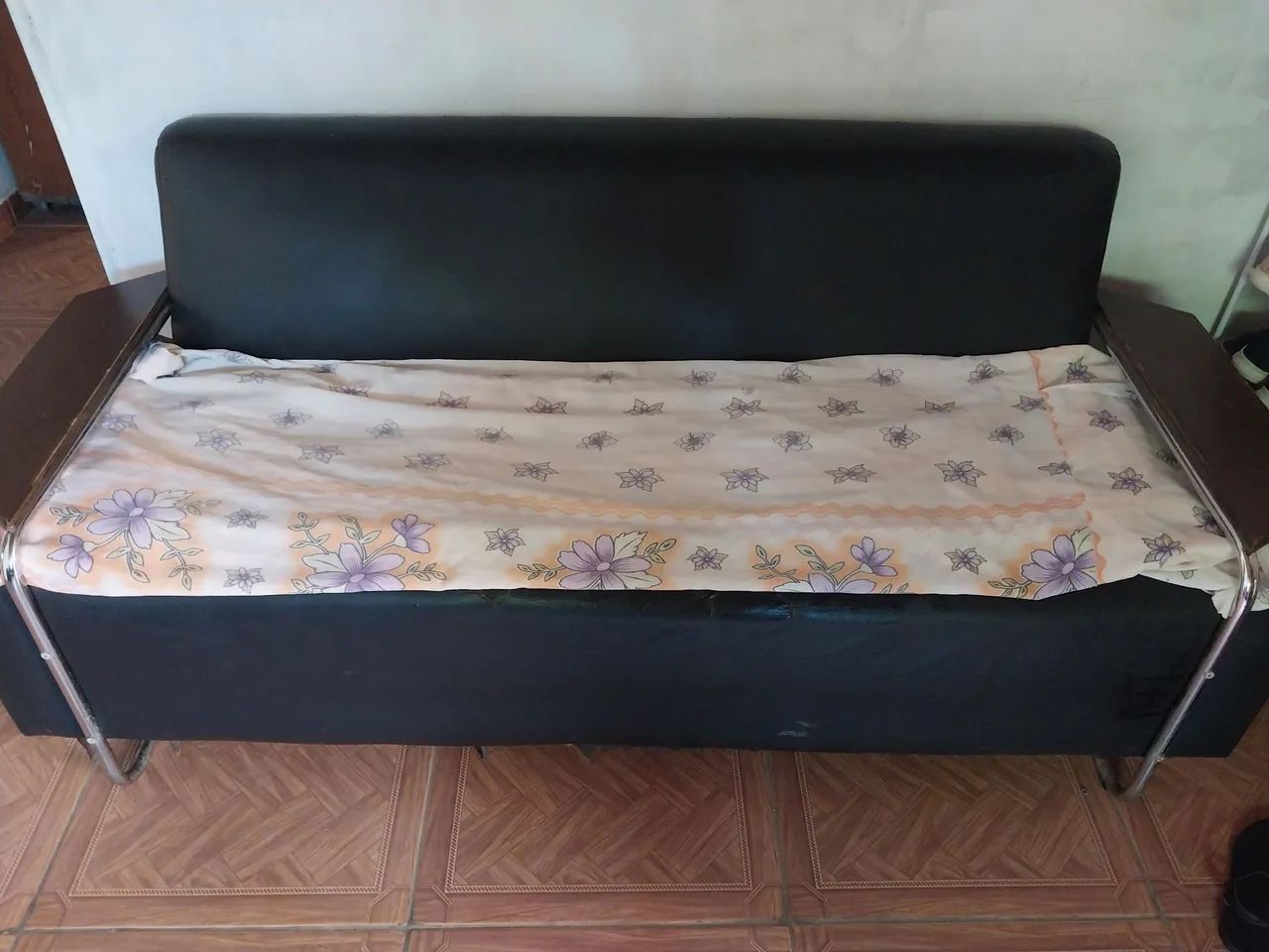 Black sofa64301926042753122