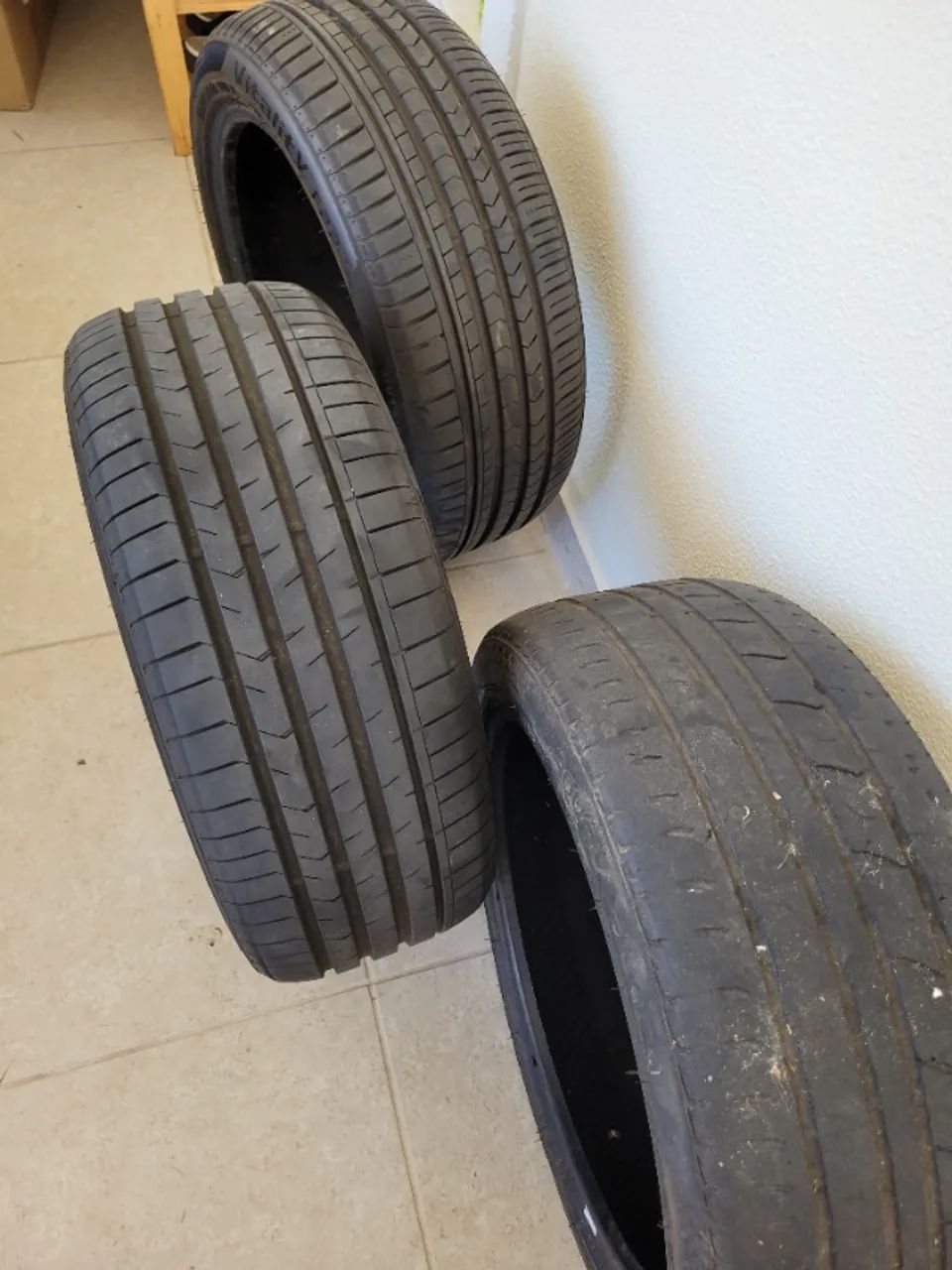 Pneus 235 45 R18