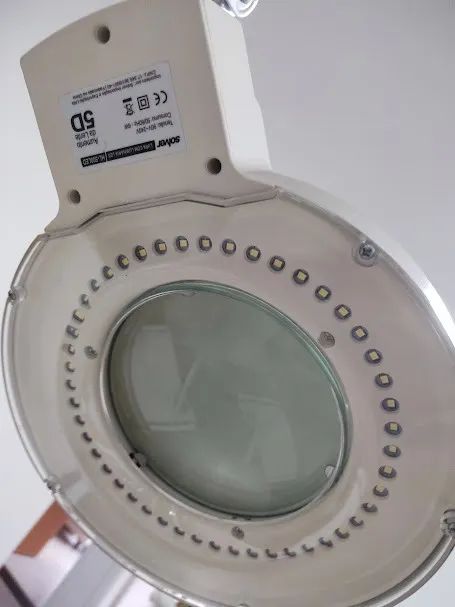 Luminaria LED Lupa Estetica com mesinha auxiliar e rodinhas 5D - Foto 4
