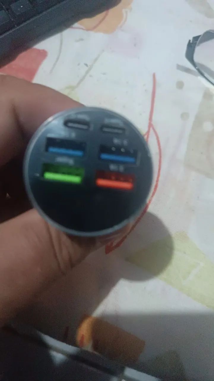 Carregador veicular para celular 