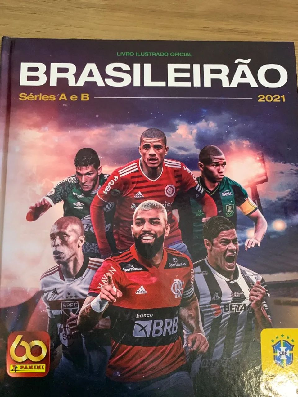 Álbum de figurinhas completo capa dura- Brasileirão (20/21/22/23/24) e Libertadores (23/24 - Foto 2