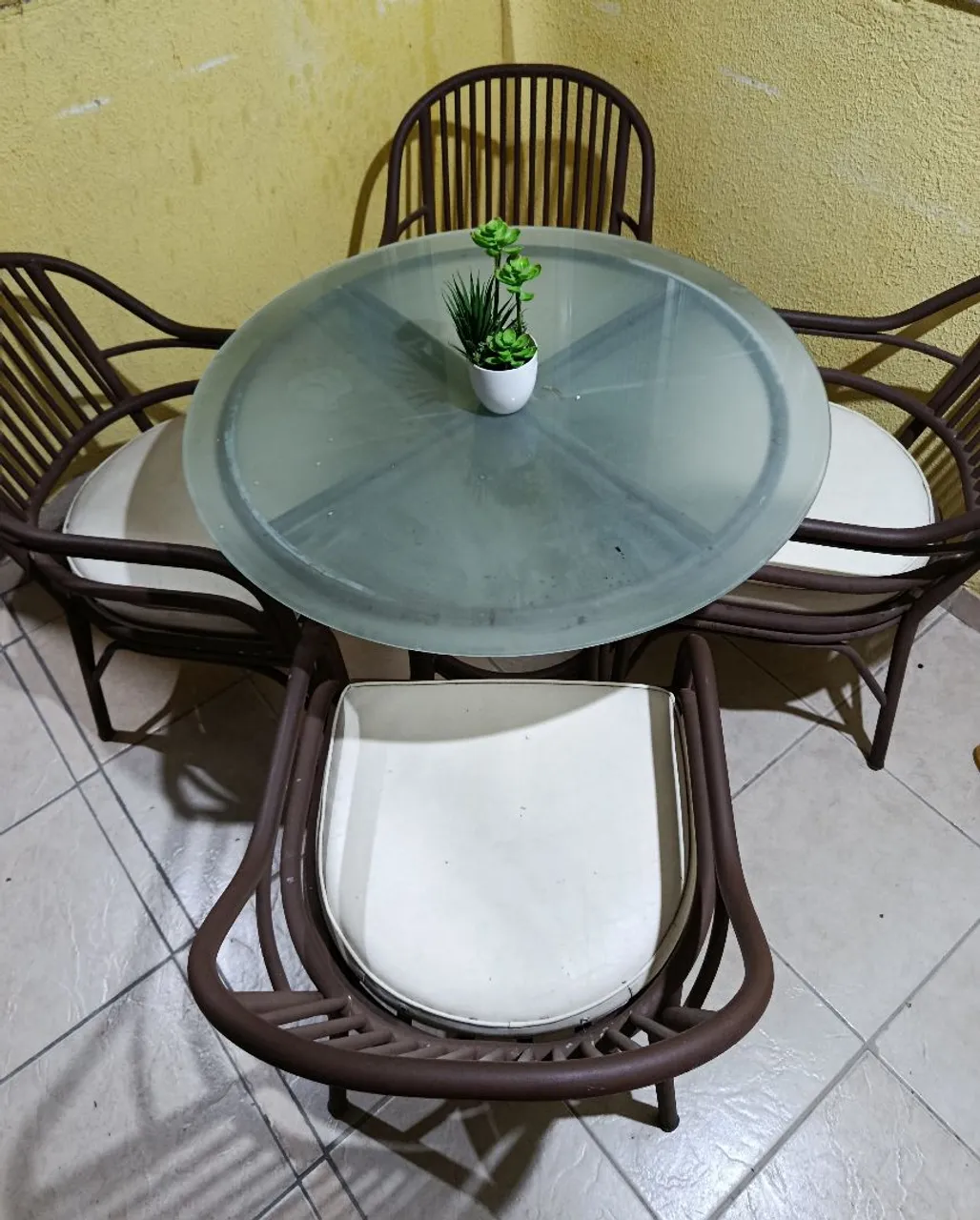 Conjunto Mesa com 4 Cadeiras